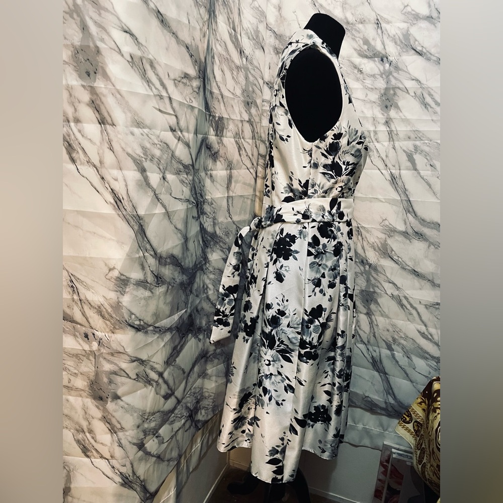 Jessica Howard Black and White Pleated Midi Dress - Picture 3 of 7